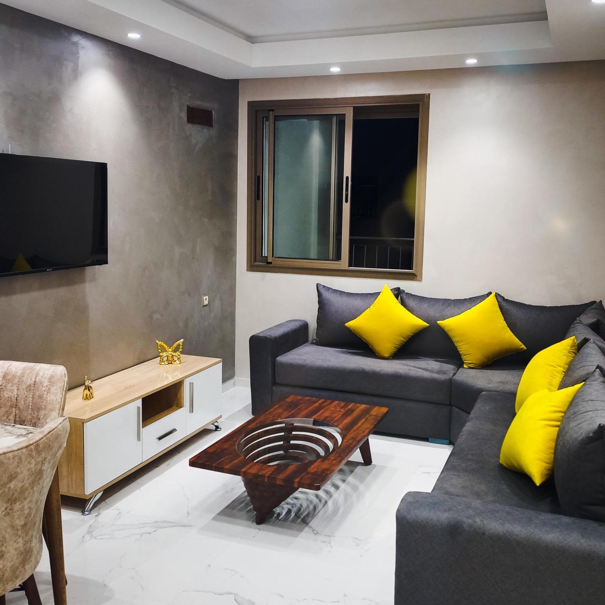 Super Apartement Totalement Neuf Et Climatise A Cote Du Centre Commercial Marjane M2 طنجة المظهر الخارجي الصورة