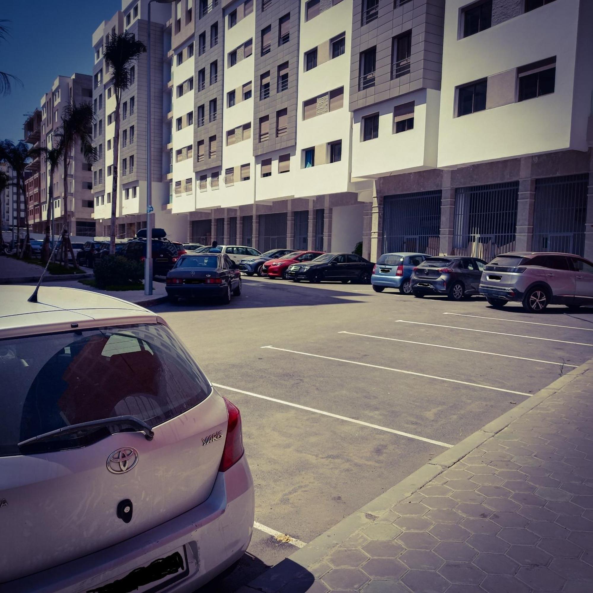 Super Apartement Totalement Neuf Et Climatise A Cote Du Centre Commercial Marjane M2 طنجة المظهر الخارجي الصورة