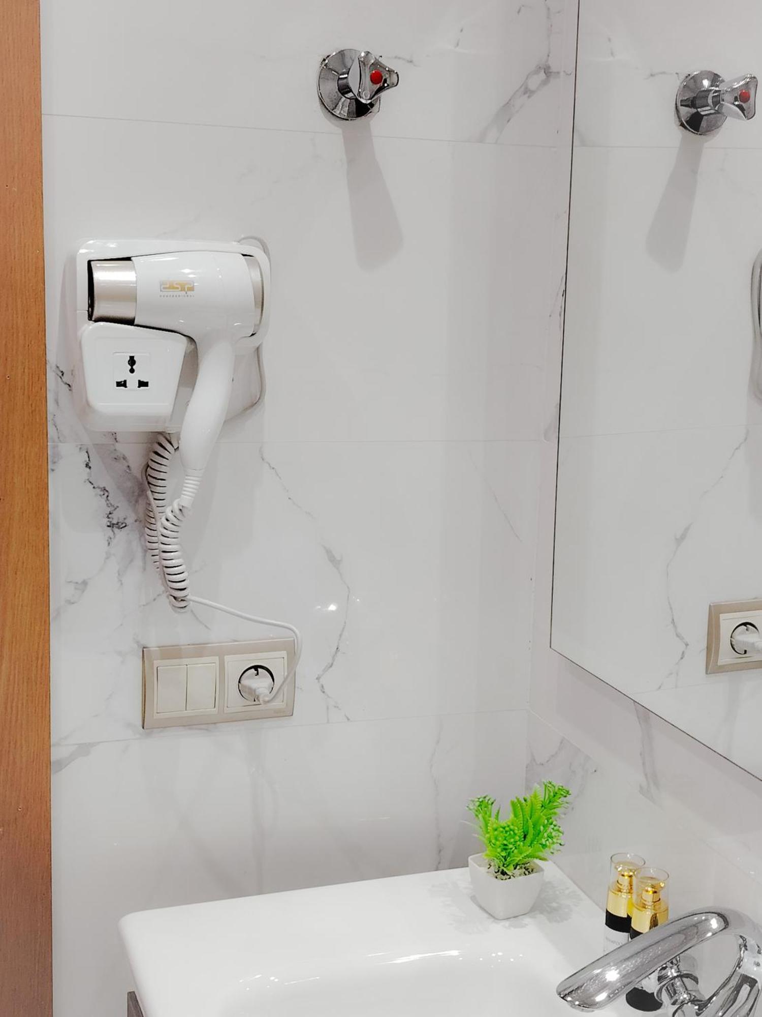 Super Apartement Totalement Neuf Et Climatise A Cote Du Centre Commercial Marjane M2 طنجة المظهر الخارجي الصورة